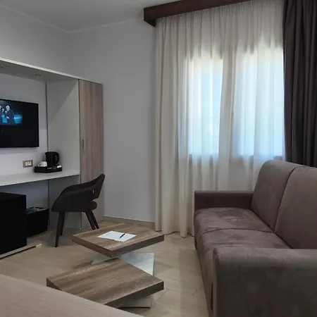 Airfield & Hotel 4*