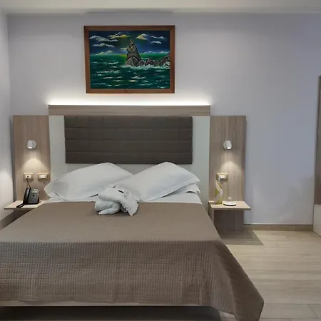 Airfield & Hotel 4*