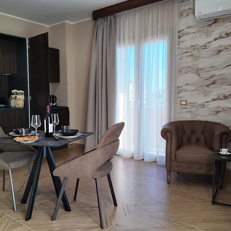 Airfield & Hotel 4*